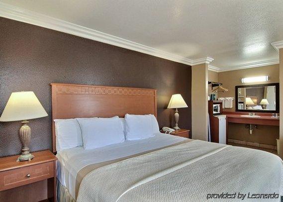 Inn Rodeway 2*