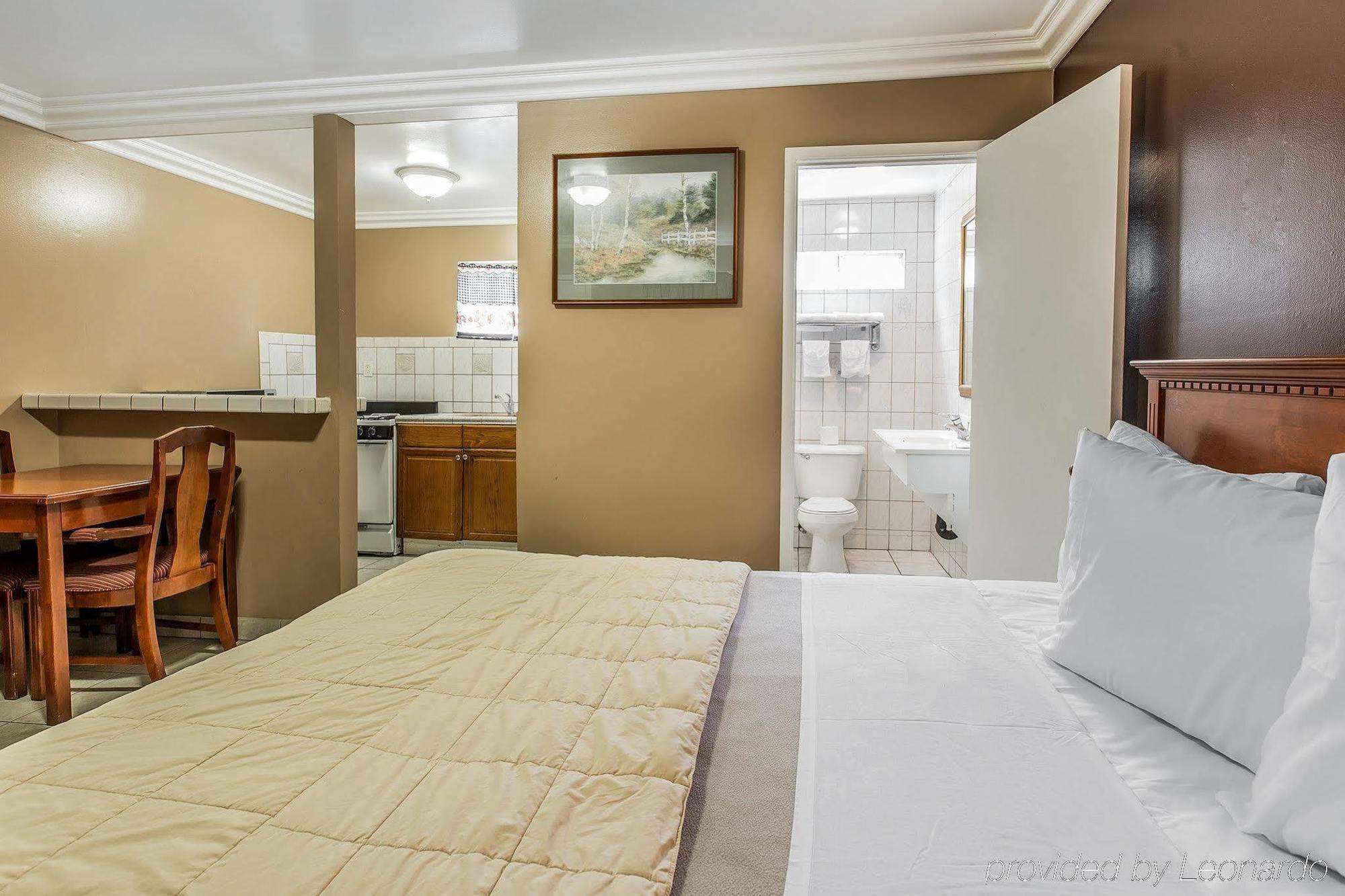 Inn Rodeway 2*